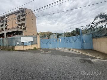 Capannone / Fondo a Messina