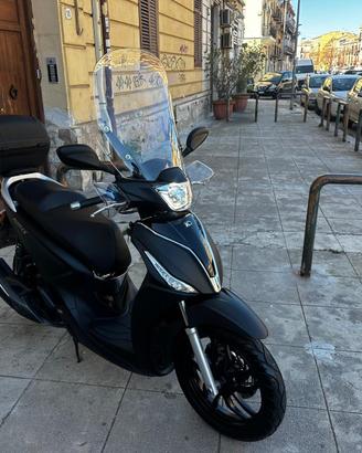 Kymco People 200i S anno 2024 km 5000 Garanzia uff