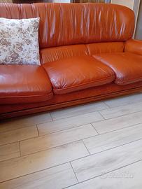 Divano grande e due poltrone