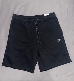 Pantaloncini nike tech