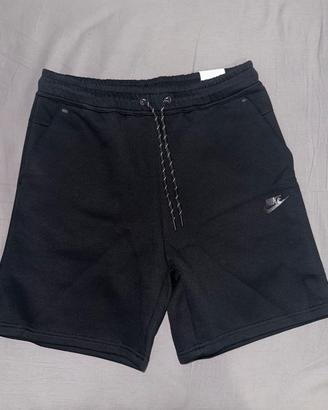 Pantaloncini nike tech