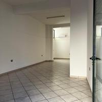 Locale commerciale in centro a Uta