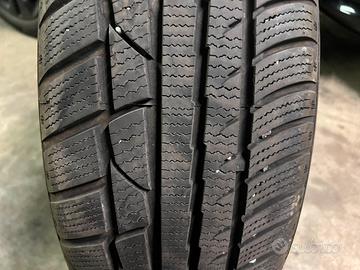 pneumatici 215/60 R17  96H