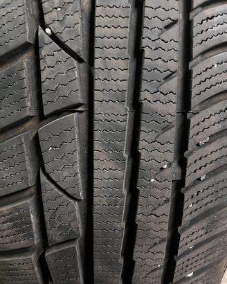 pneumatici 215/60 R17  96H