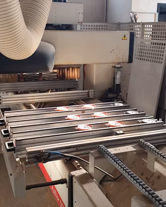 Fresatrice/bucatrice legno CNC Morbidelli