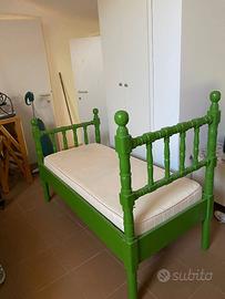 Lettino da bambini color verde