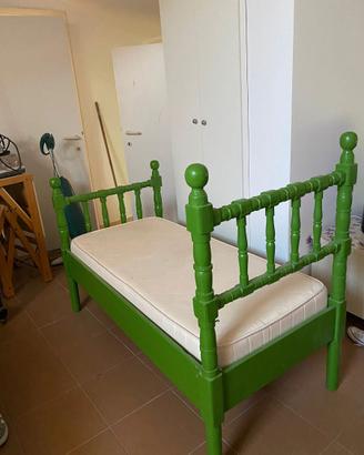 Lettino da bambini color verde