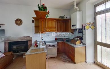 Terratetto semi indipente senza spese