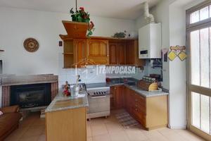 Terratetto semi indipente senza spese