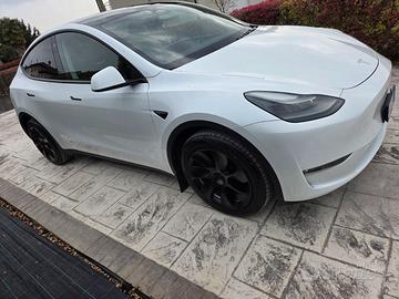 Tesla model y awd + boost accelleration