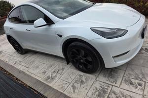 Tesla model y awd + boost accelleration