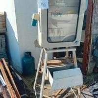 Quadro elettrico per cantieri con cavalletto