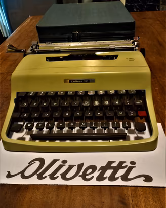 OLIVETTI lettera 32  con valigetta