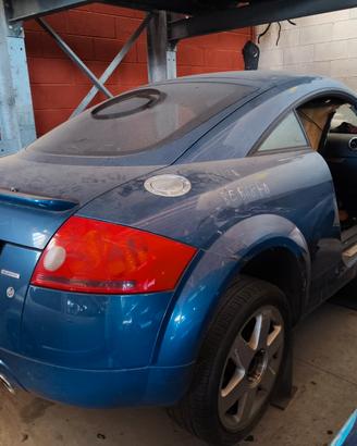 AUDI TT PRIMA SERIE RICAMBI USATI GARANTITI