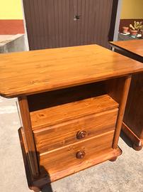 Coppia comodini noce legno massello