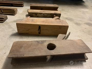 Pialle in legno antiche