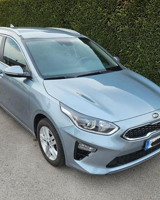 Kia Ceed SW 140CV + Gancio traino NUOVO + 8 Gomme