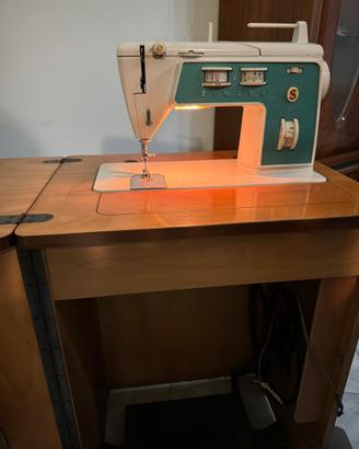 macchina da cucire SINGER 740