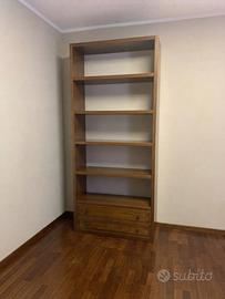Libreria in legno, tinta noce