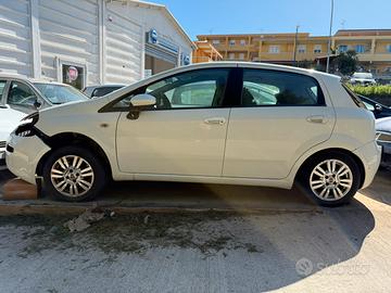 FIAT PUNTO 3ªserie 2010-2015 RICAMBI (no motore)