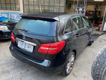 Ricambi Mercedes Classe B 180 2014 1595cc TB 27091