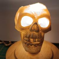 skull lamp in resina e legno led 3,5 W