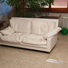 Bianchi Usati Divani In Pelle Bianchi Due Divani Bianchi In Vera