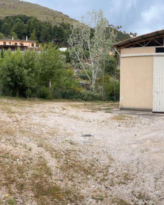 Magazzino C2 mq.150 circonvallazione di Monreale