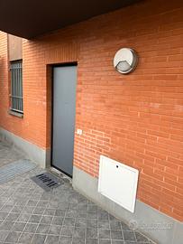 Appartamento/ampio spazio esterno/posto auto