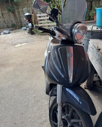 PIAGGIO BEVERLY TOURER 250