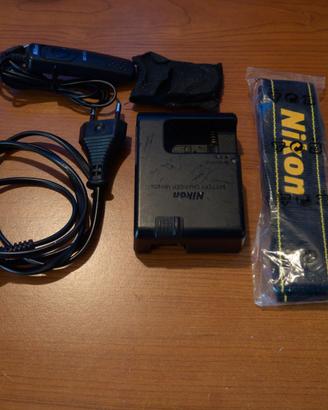 Nikon D7200 + 4 Obiettivi & accessori