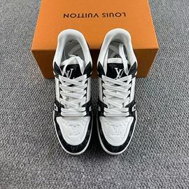 LV TRAINER NERE 42-43