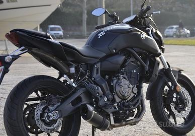 Doublefire Carbon Roadsitalia Yamaha XSR 700