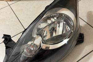 Faro sinisto toyota aygo