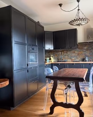 Appartamento di 150 m² con più di 5 locali e box a