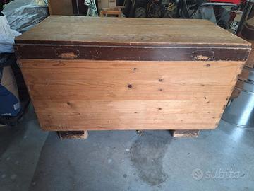 Baule antico in legno massello di abete anni '30