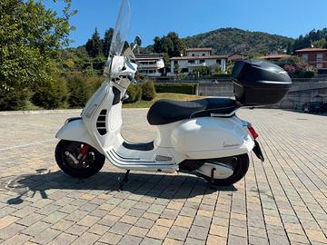 Vespa GTS Super