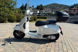 Vespa GTS Super