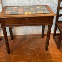 Scrivania di legno