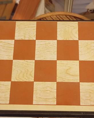 scacchiera per gioco dama e scacchi