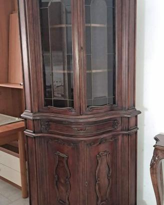 Vetrina ad angolo in stile Luigi XV in legno