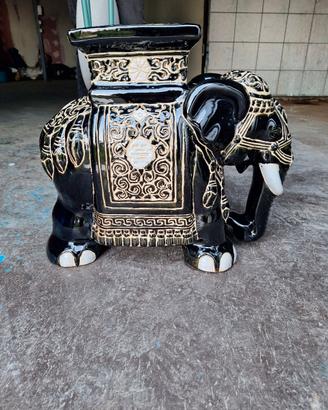 Elefanti decorativi in ceramica
