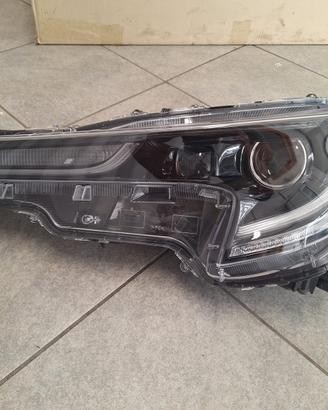 Faro anteriore sinistro toyota corolla