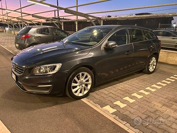 Volvo V60 D3 136 cv Momentum geartronic