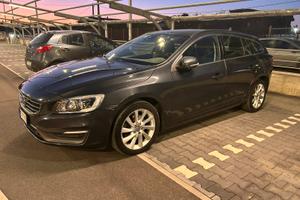 Volvo V60 D3 136 cv Momentum geartronic
