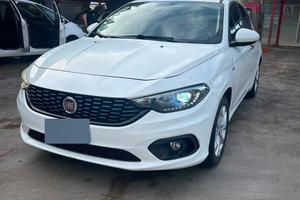 Autovettura Fiat Tipo