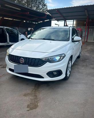 Autovettura Fiat Tipo