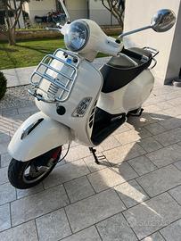 Vespa 300 GTS SUPER