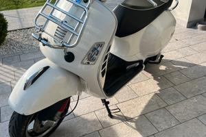 Vespa 300 GTS SUPER