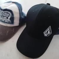 N. 2 cappellini uno tipo baseball e un trucker